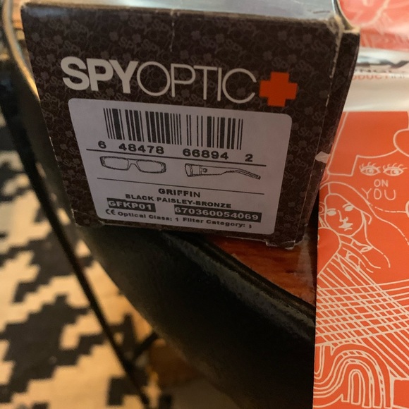 Super cute paisley spy optic sunglasses - Picture 5 of 6